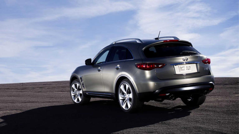 The time Infiniti built an SUV that was faster than its own sports car