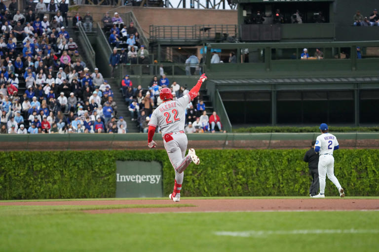 Reds lose closer Emilio Pagán to injury, lose to Cubs in extra innings