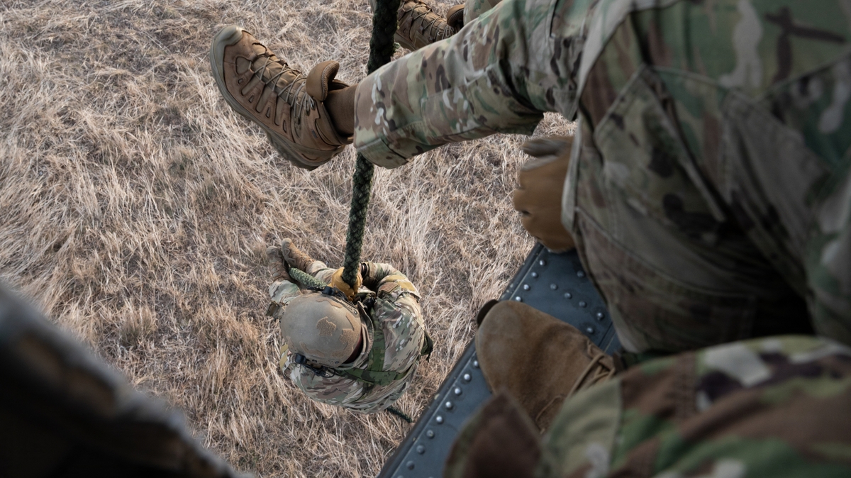 US military in S Korea stages fast rope drills as part of Freedom Flag ...