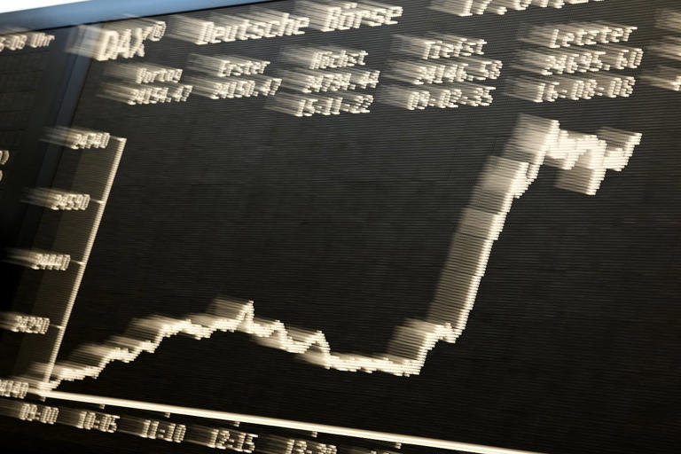 Stock markets rebound in early trade as oil prices decline amid ...