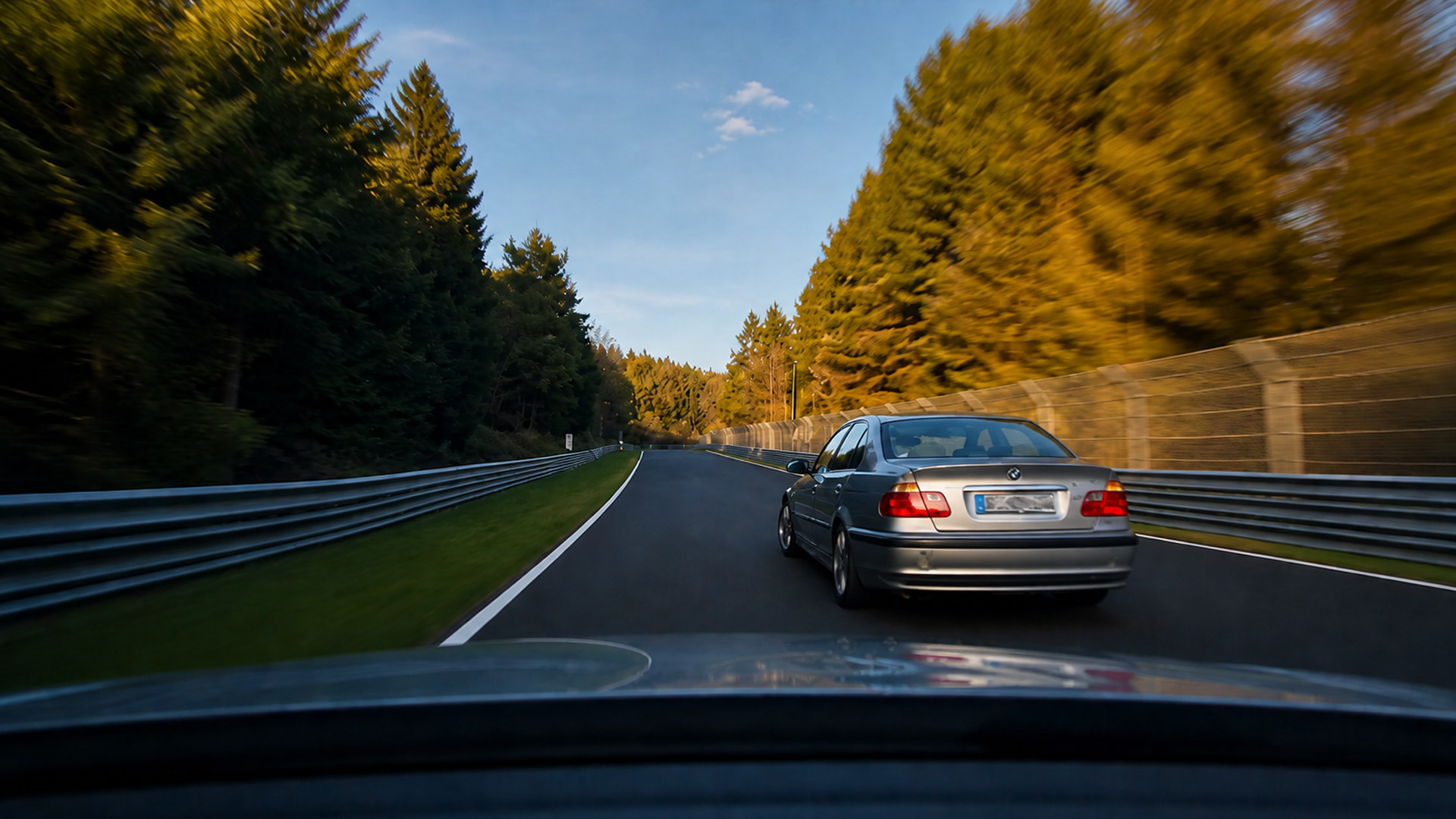 Tight and risky overtake Audi RS3 vs BMW 3 Series