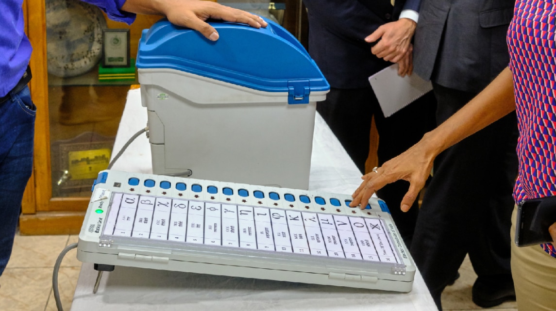 EVM hacking explained: ভোট-আবহে ইভিএম কারচুপির প্রসঙ্গ ওঠে; আচ্ছা ...