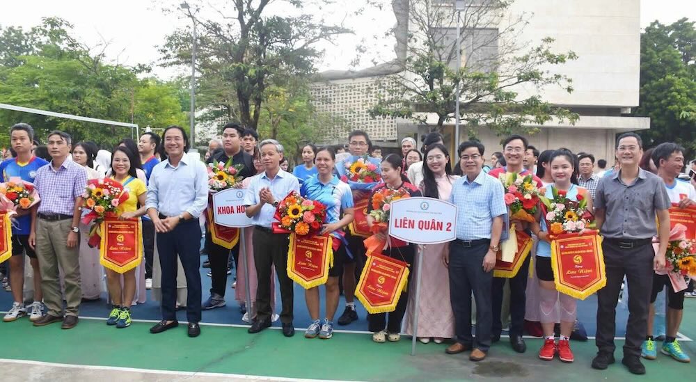 Khai mạc giải bóng chuyền viên chức Trường Đại học Sư phạm Huế