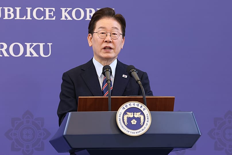 El presidente surcoreano, Lee Jae Myung, habla durante una rueda de prensa en la Casa Azul presidencial en Seúl, 13 de abril de 2026. AP Photo