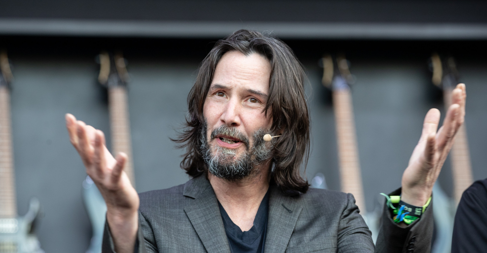 Ist Keanu Reeves unsterblich oder wieso altert er einfach nicht?