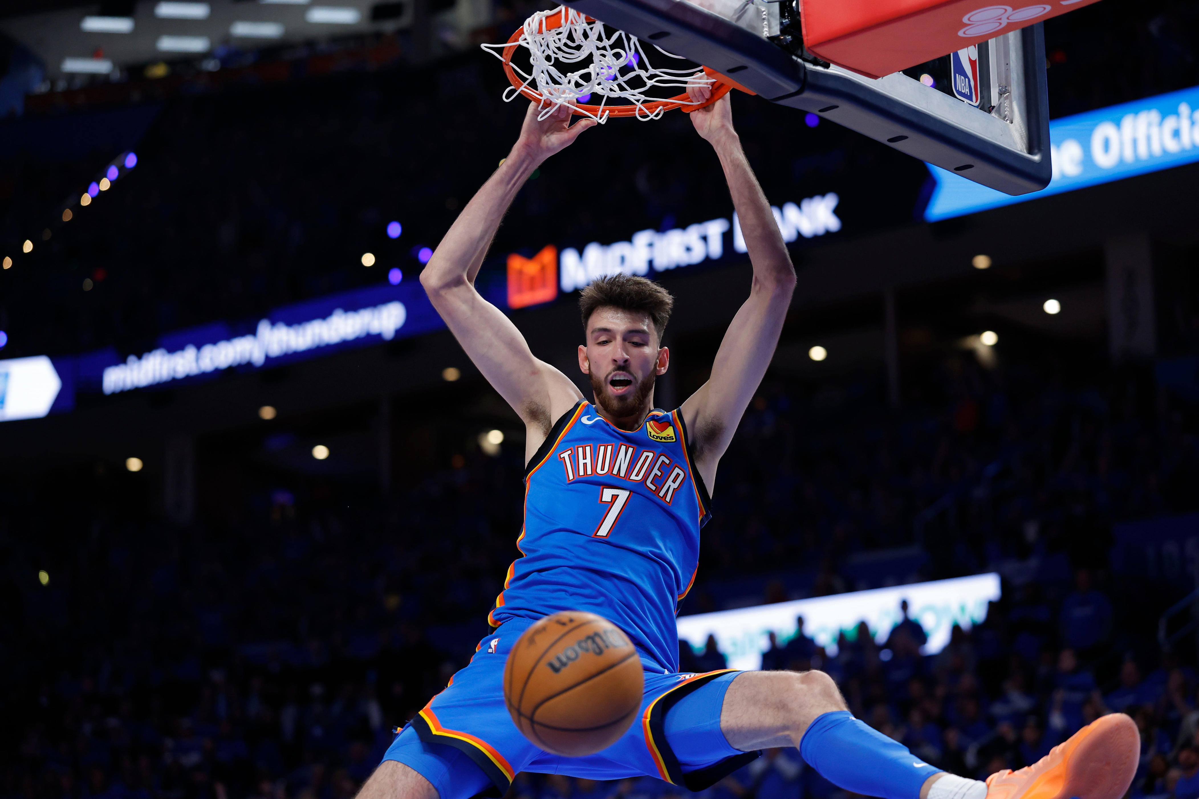 Photos: Best images from Thunder's 108-90 Game 1 win over Lakers