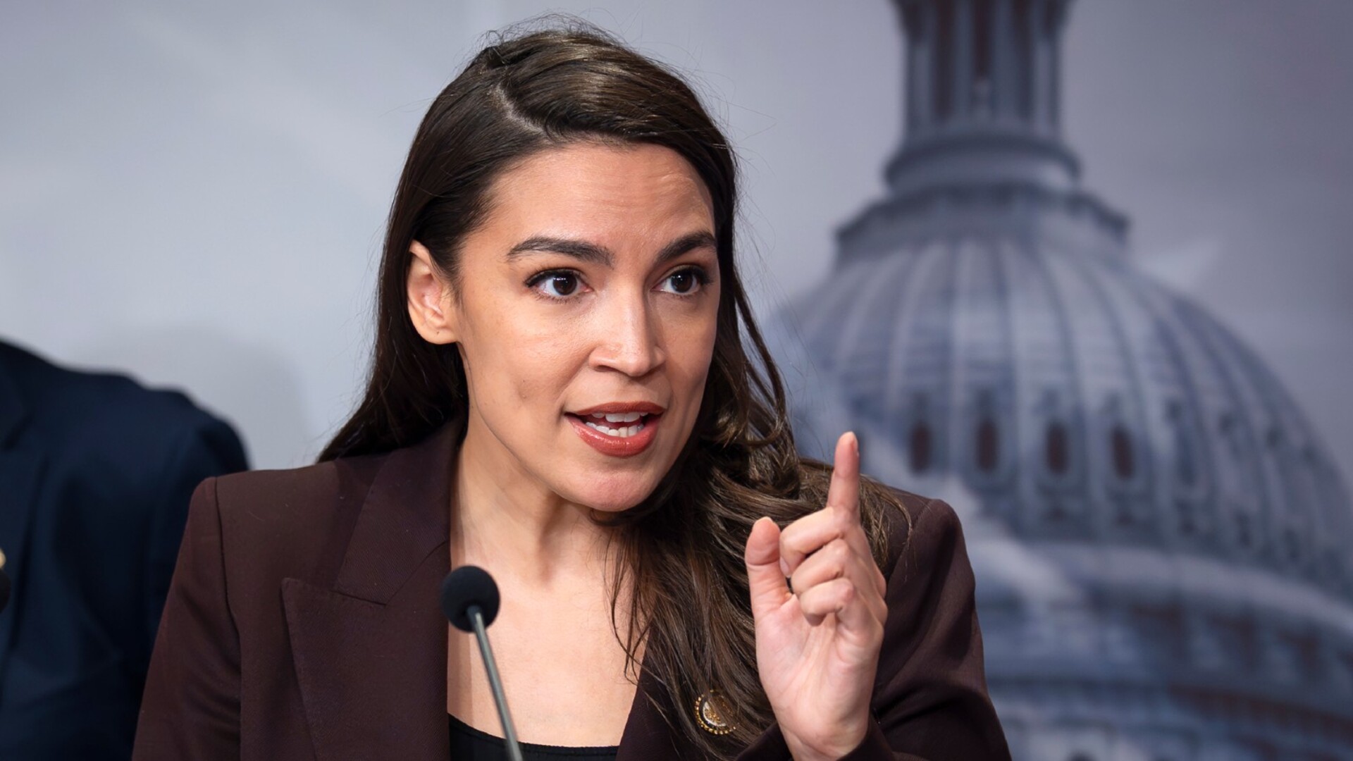 ‘She’s a full-blown communist’: Americans should ‘fear’ AOC