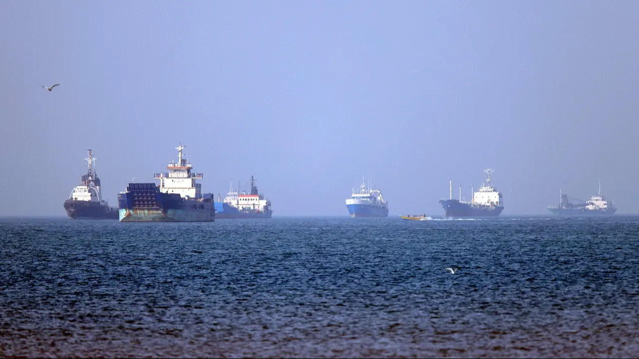 iran-enforces-new-transit-rules-in-strait-of-hormuz-vessels-must-seek