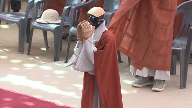 Robot monk proves no job is safe at South Korean Buddhist ceremony