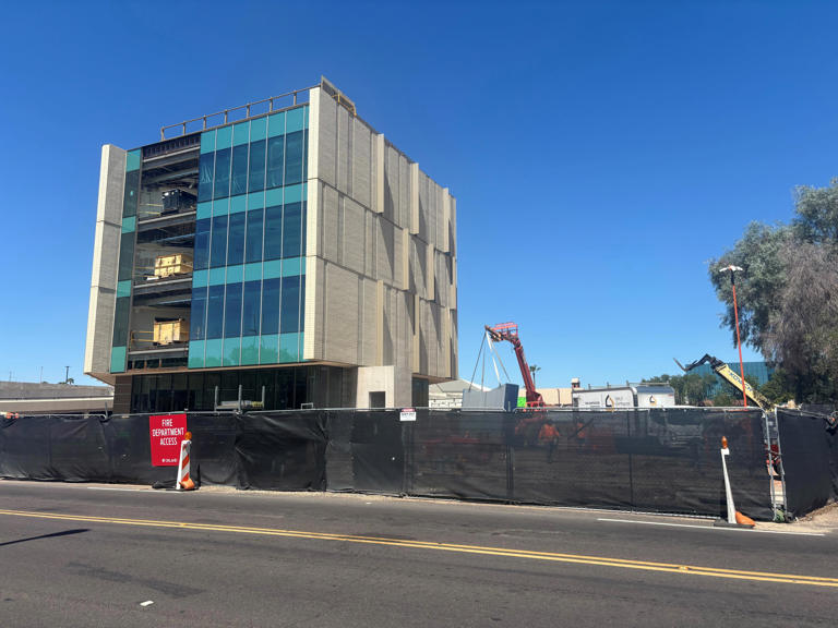 Who serves on the Glendale City Council in 2026?