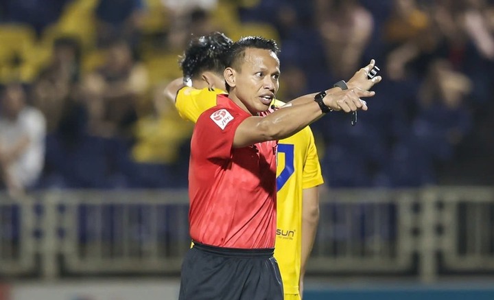 Trọng tài ngoại thổi trận chung kết ngược của HAGL