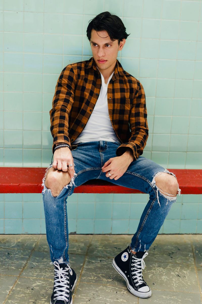 7 outdated style habits men need to drop in 2026