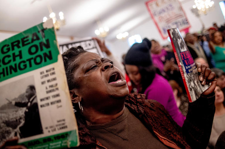 10 years ago, Obama visited Flint and drank the water — here’s the ...