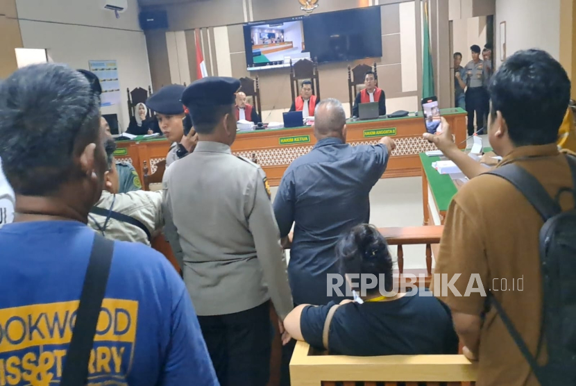 Priyo sebut Ririn pelaku utama pembunuhan satu keluarga, kerabat korban ...