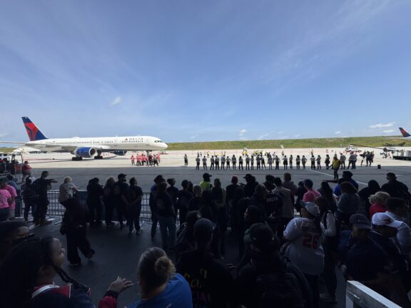 Ho trascinato un Boeing 757 con le mie mani: ma il Delta Jet Drag è ...