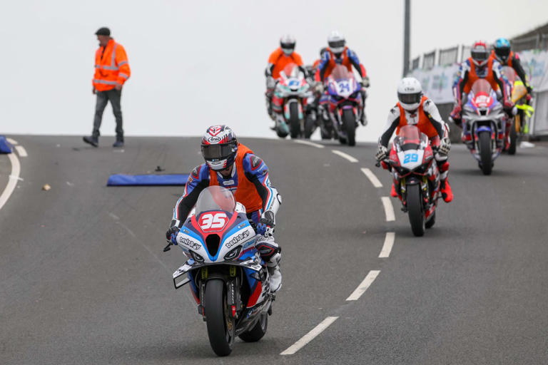 NW200: Spectacular images capture crash sequence in newcomers session ...