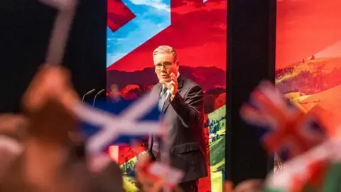 El Reino Unido rompe su histórico bipartidismo y se adentra en la ...
