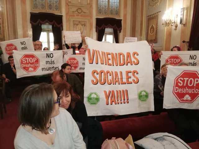 La PAH afea a Sumar su falta de compromiso para retomar la moratoria ...