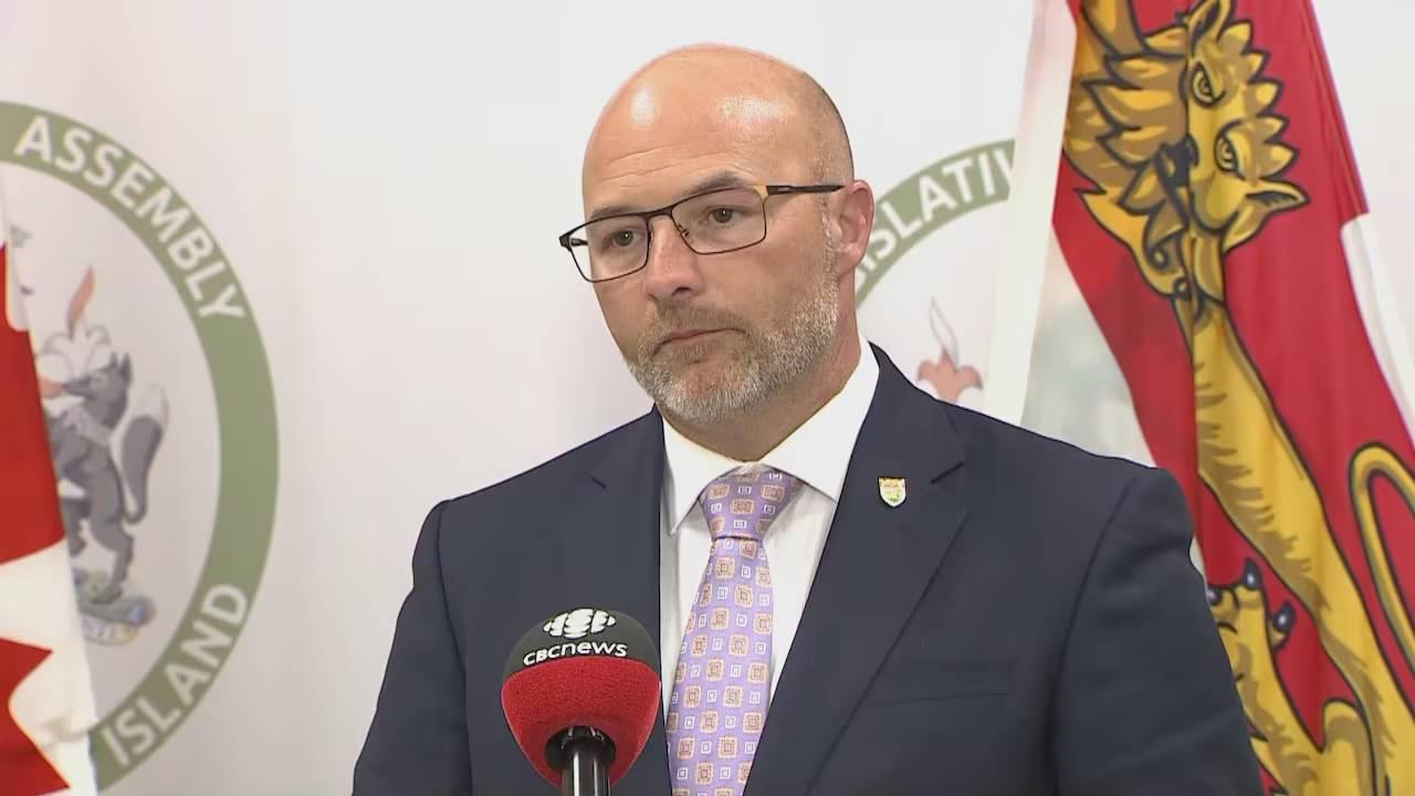 Vifs débats sur les coupes en petite enfance à l’Î.-P.-É.