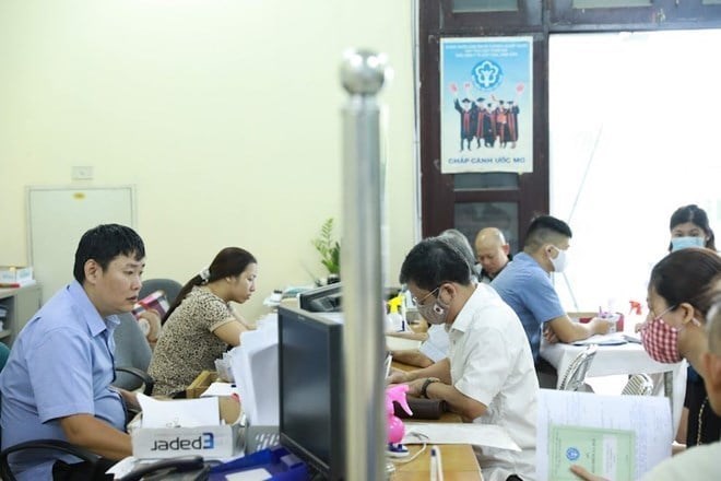 Giải đáp về chế độ, trợ cấp, tiền lương cho công chức tự nguyện xin thôi việc