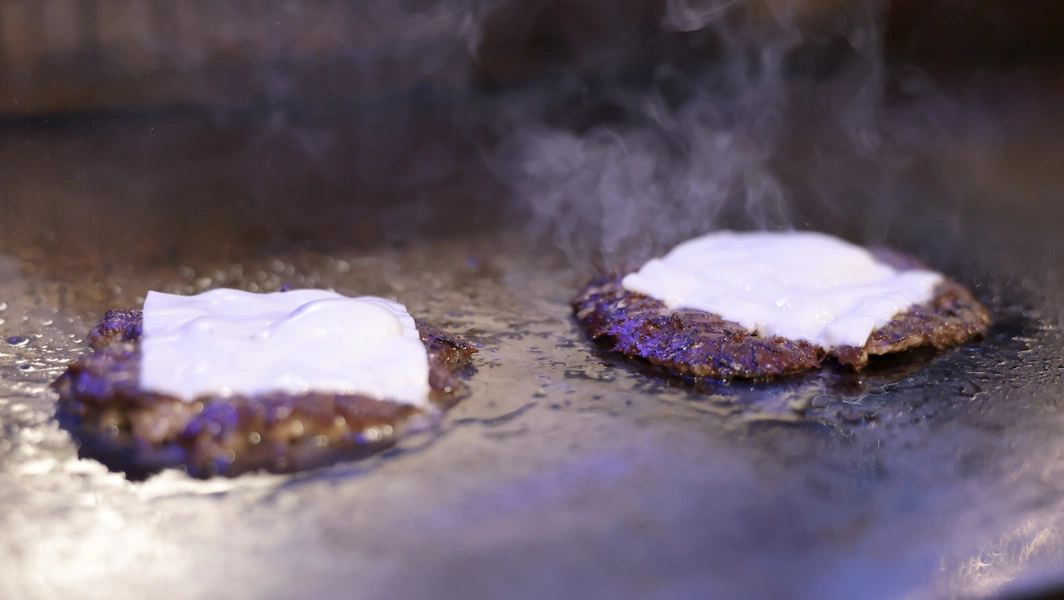 Tasting Table reveals key steps for perfect smashburgers