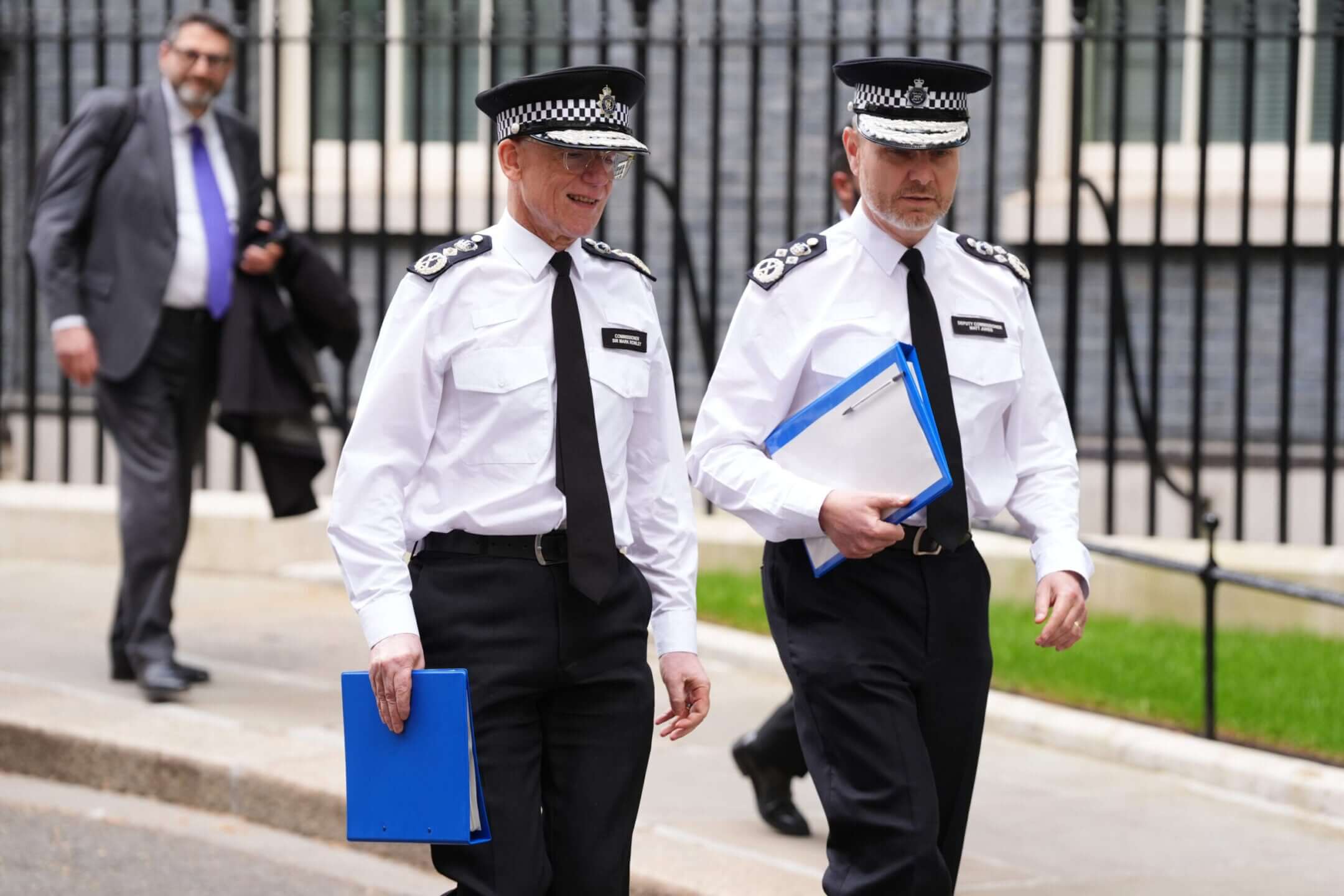London’s Metropolitan Police launches new 100-officer unit to protect ...