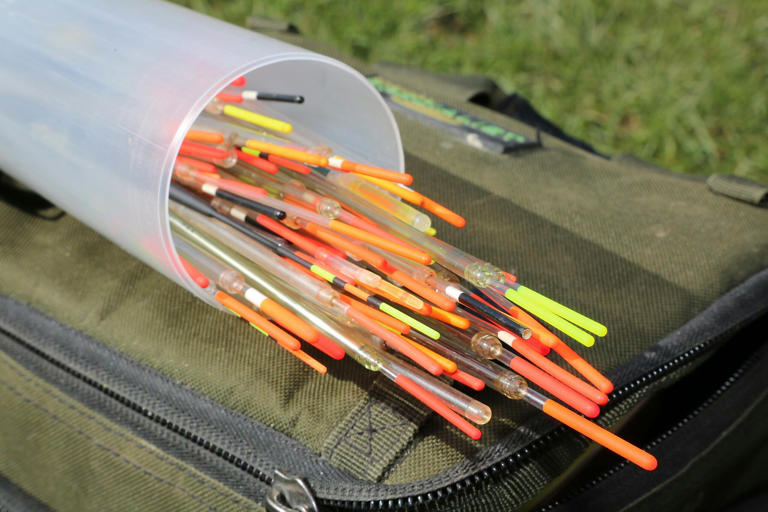How to choose the right float for fishing