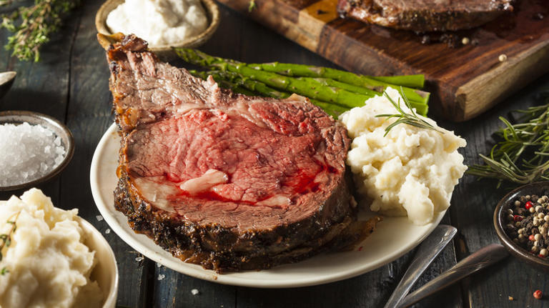 Here's how much a prime rib dinner set back diners in the 1960s