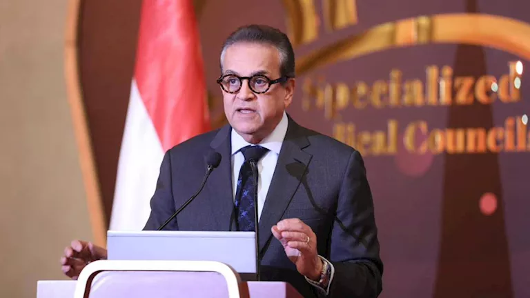وزير الصحة المصري لمصراوي: مستعدون لتكرار حملة "أنت الحل" بشعار "خس واكسب 6 جنيه ذهب"