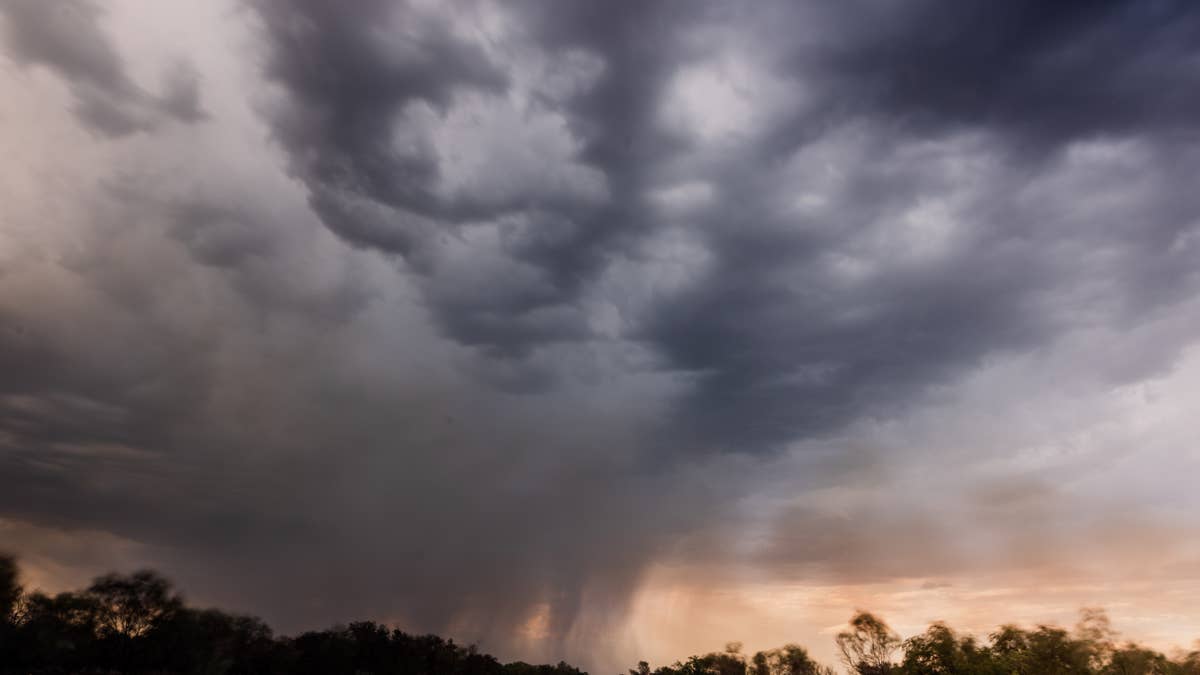 Severe thunderstorm warning issued as 60 mph winds, 'golf ball' hail ...