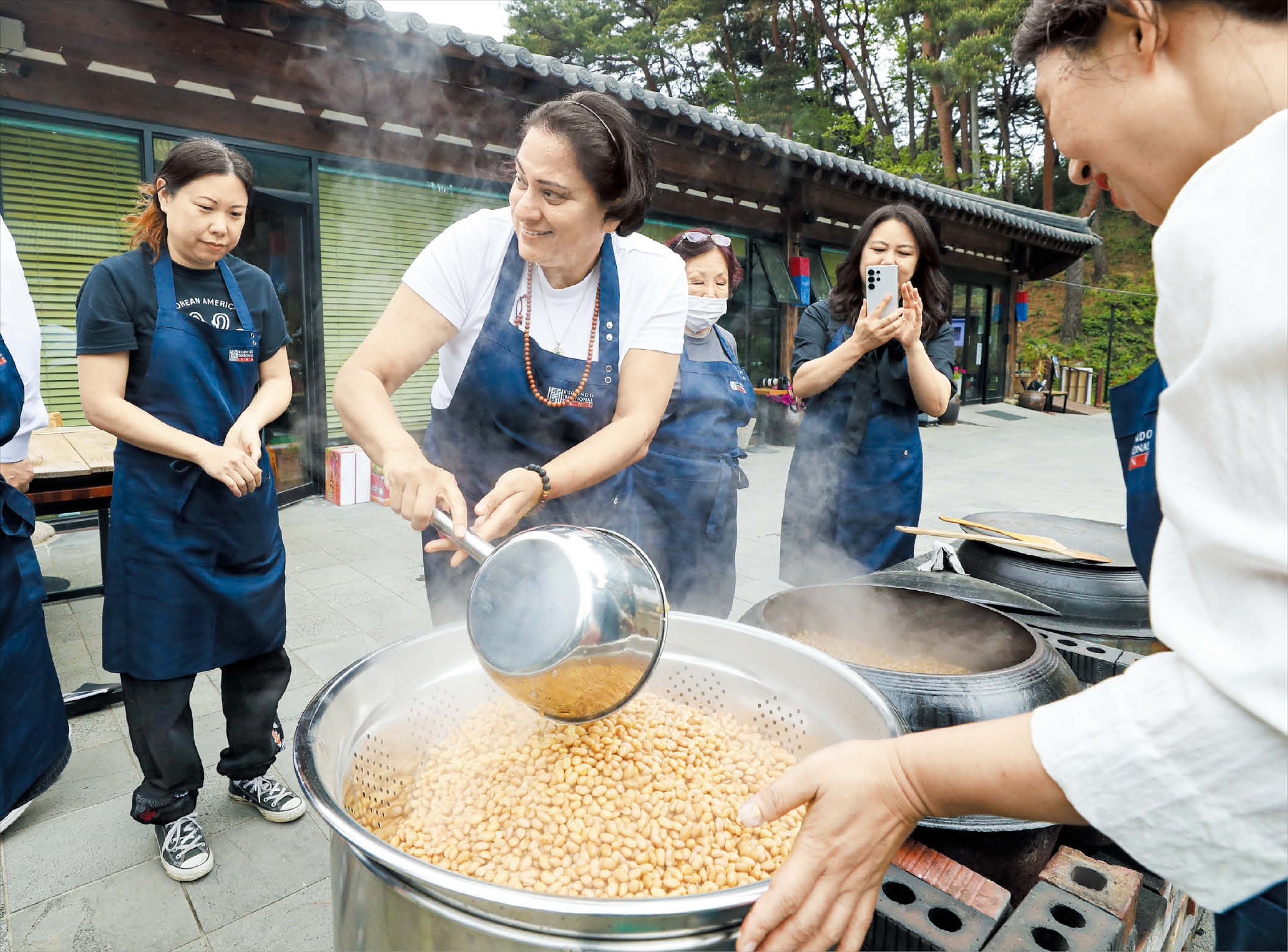 Star chefs master Korean fermentation with local artisans