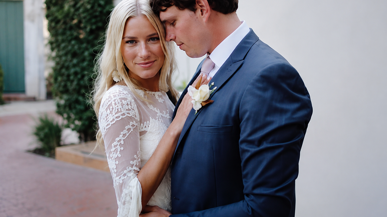 California celebration with a laid-back and modern approach