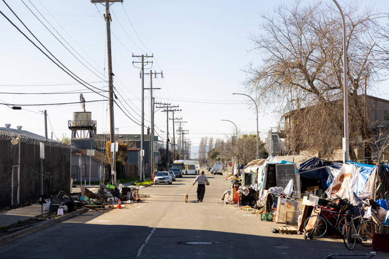Bay Area RV homeless whack-a-mole finally sees crackdown as cities ...