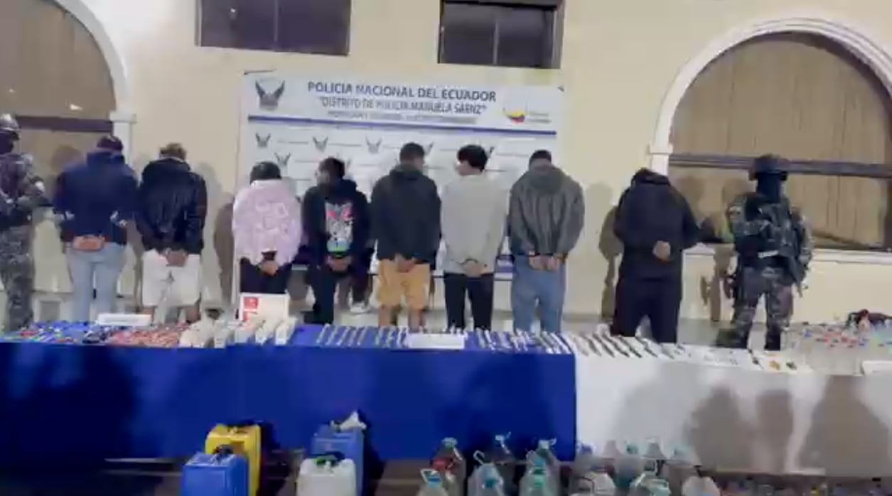 Desarticulan banda que robaba a pasajeros que salían del aeropuerto de ...