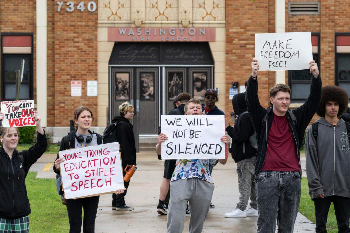 KCK high school students walk out to protest state crackdown on student ...