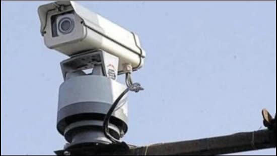 Thieves blind ‘Safe City’ network on Shaheed Path; FIR filed after 10 days