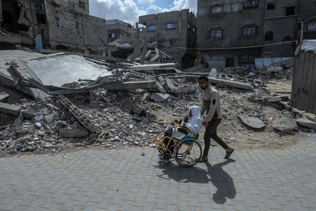 Las autoridades de Gaza elevan a más de 835 los muertos por ataques de ...