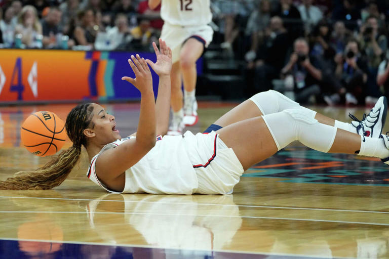 Why Sarah Strong needed rest after UConn's Final Four loss: 'Hit her ...