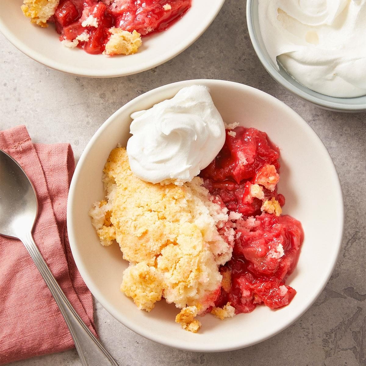 Rhubarb dump cake