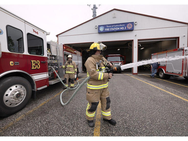 Lakeshore moving to mix of full-time, volunteer firefighters