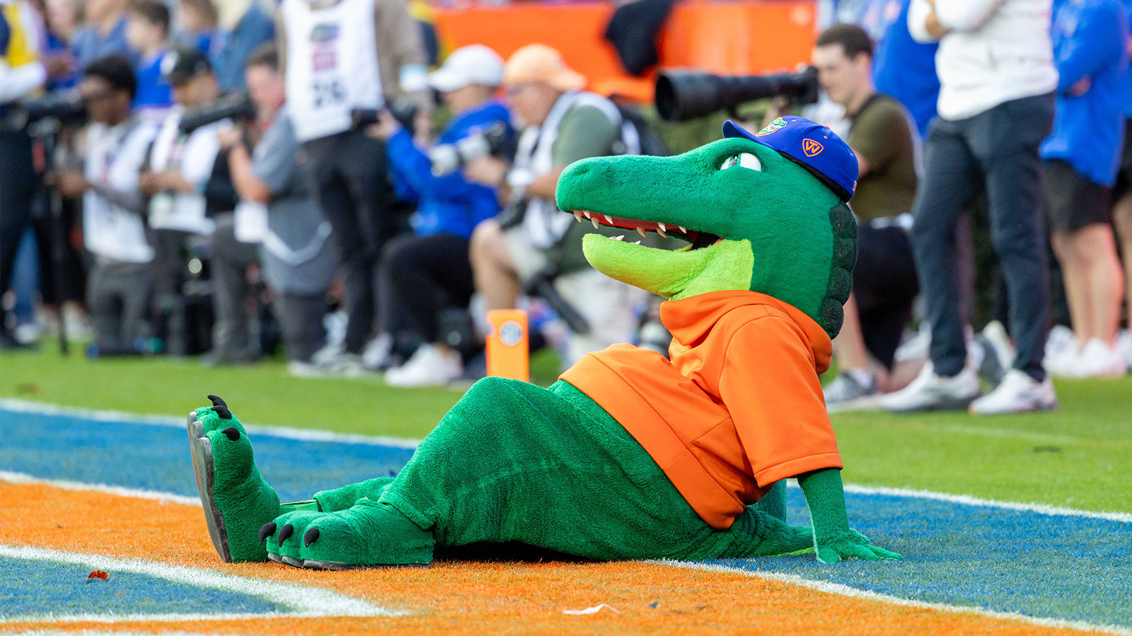 Florida scores 2 big recruiting wins over rivals
