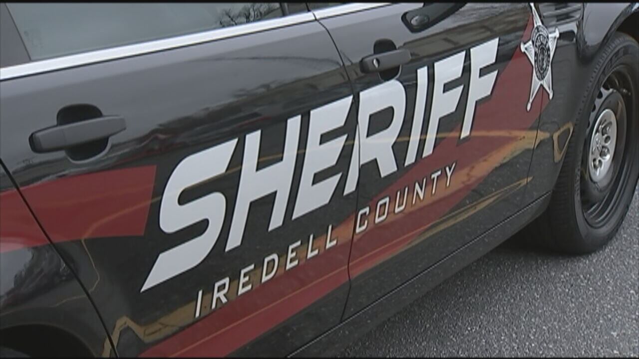 Driver arrested after fleeing traffic stop, striking deputy