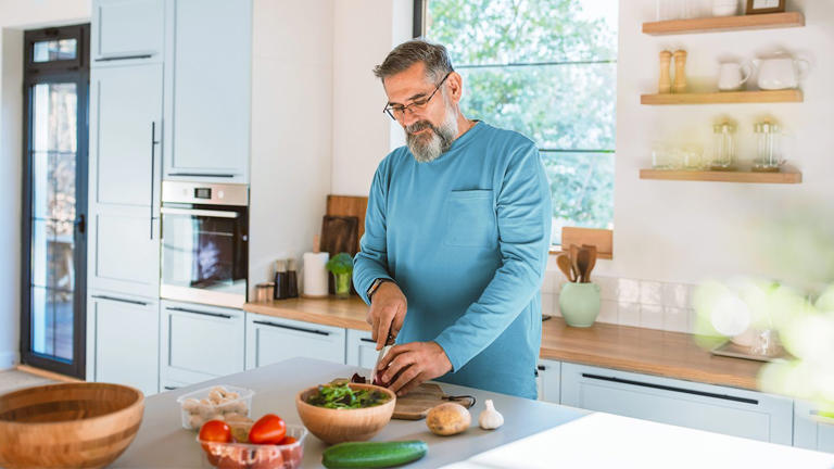 Is eating low fat or low carb better for heart health? Trick question