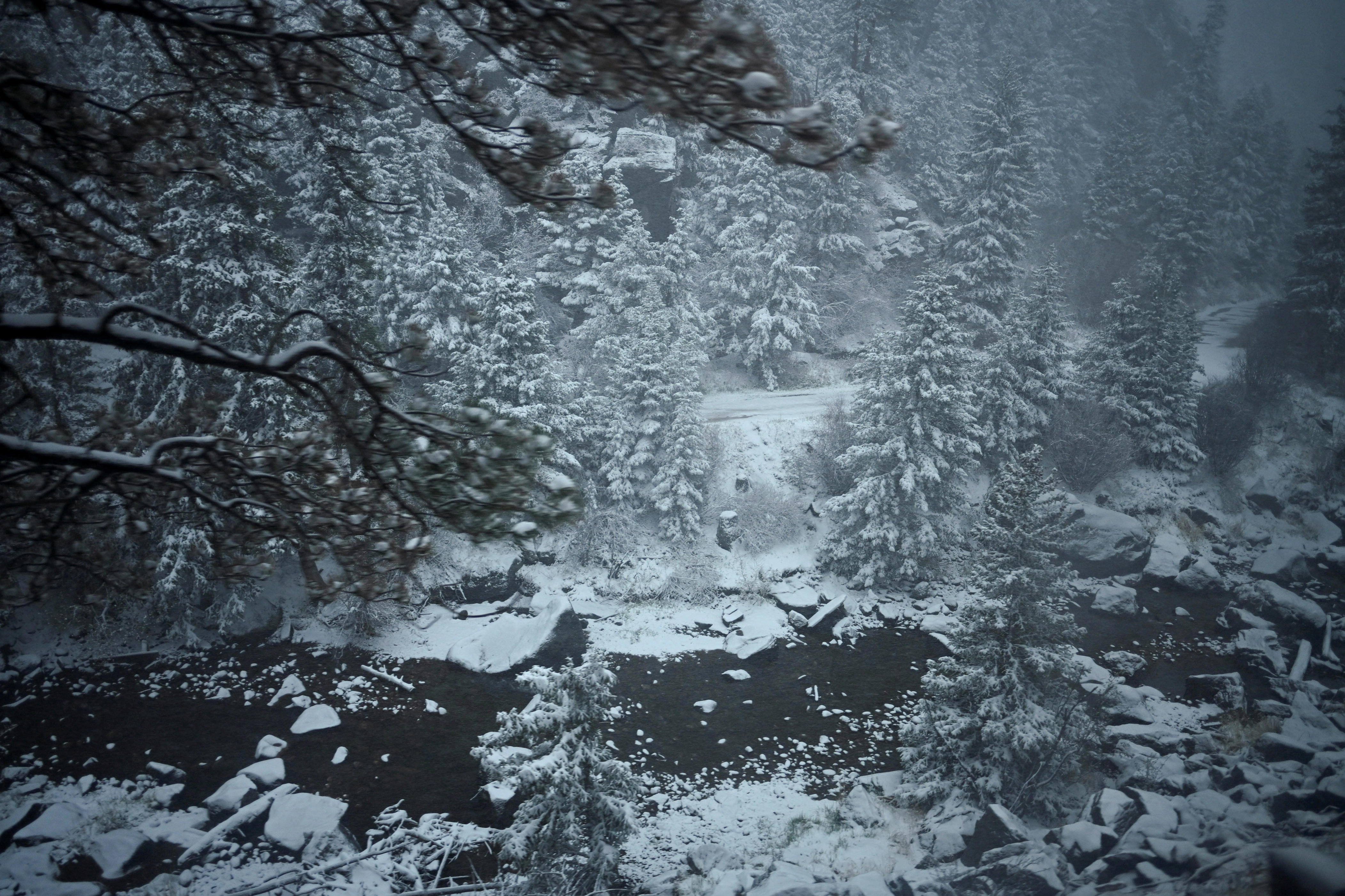 Stunning May storm dumps more than 2 feet of snow in Colorado