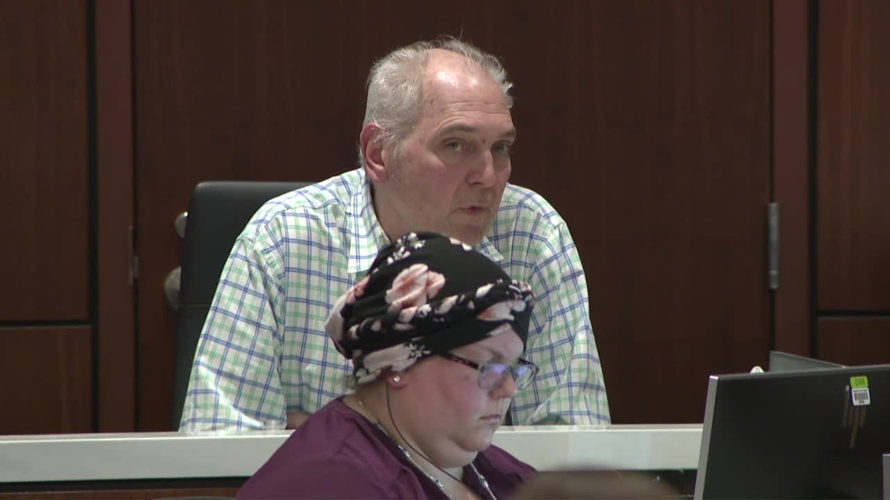 Child sexual assault trial; Pewaukee school bus driver takes stand