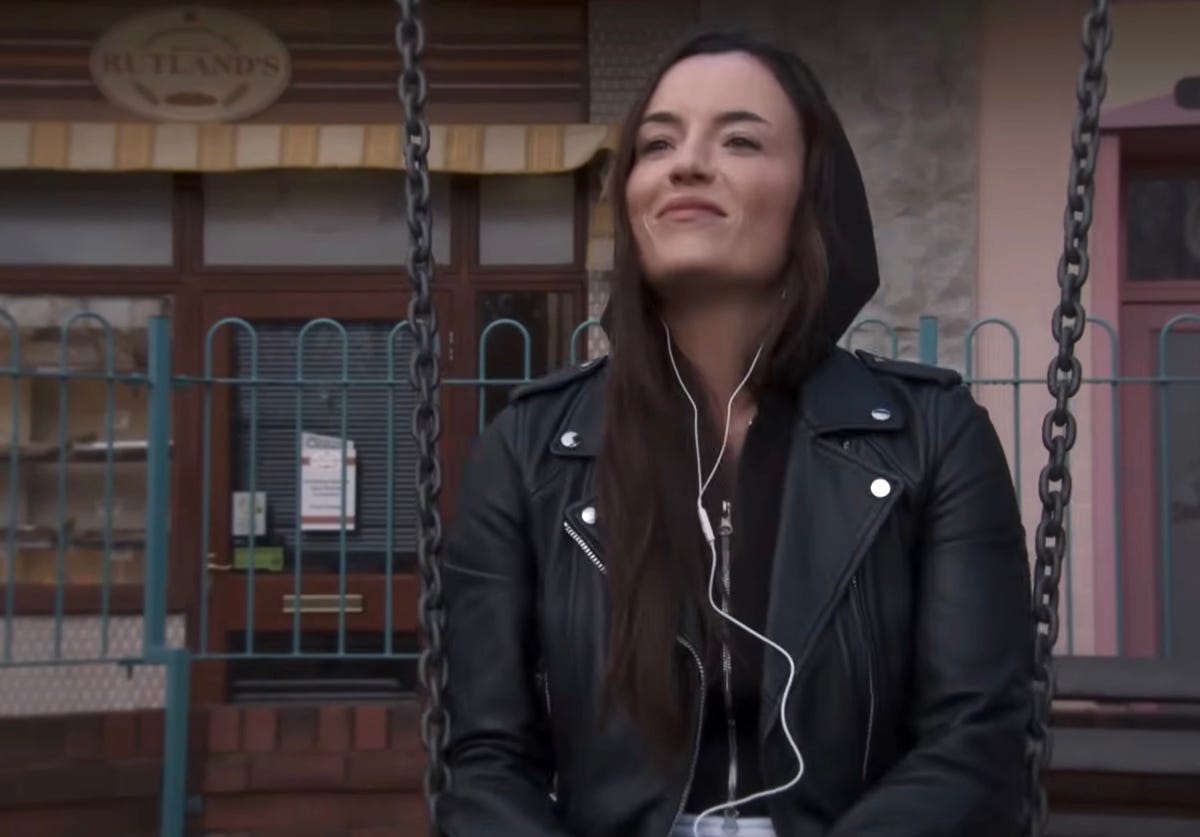 Coronation Street's Jodie tells two huge lies after return in early ITVX  episode
