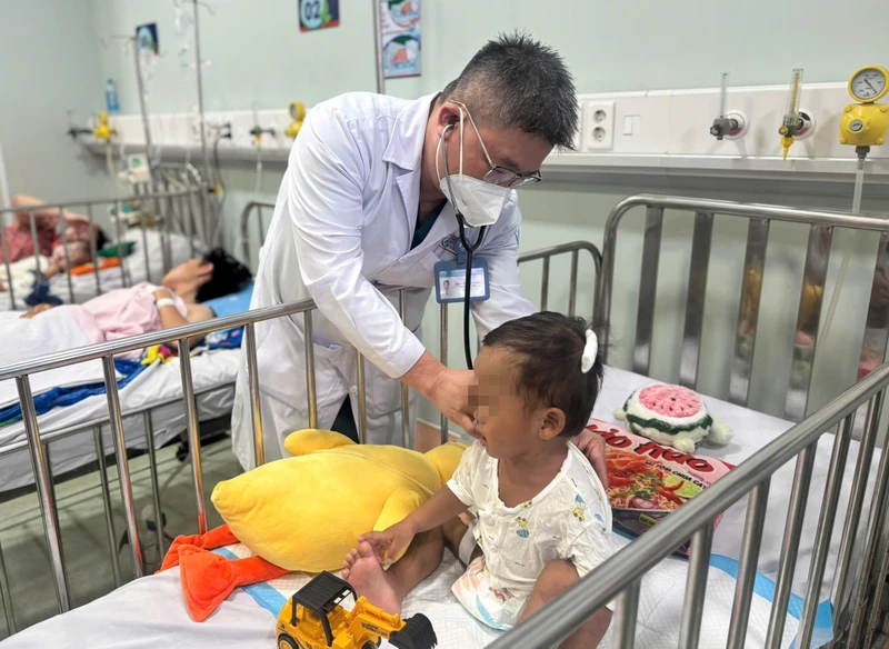 Luật sư phân tích tình tiết tăng nặng đối với cặp đôi đánh đập bé trai 2 tuổi đến nguy kịch