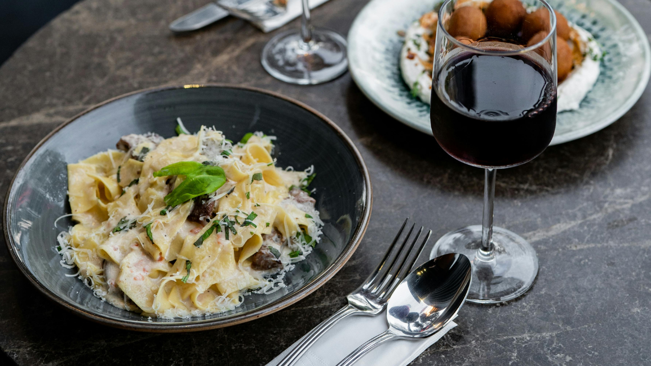 7 London restaurants holding royal warrants from the British monarchy