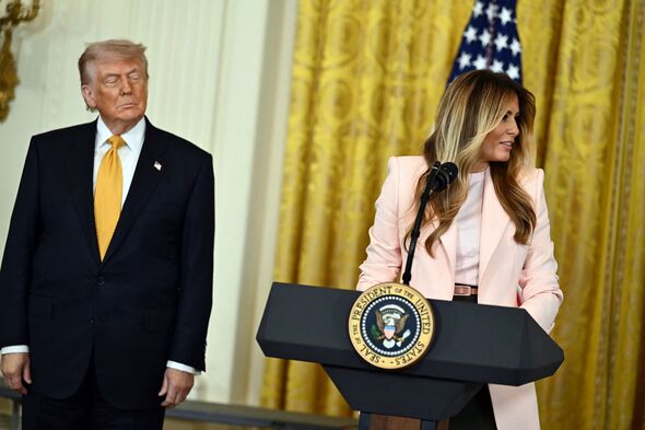 Trump interrupts Melania's speech with gesture that has audience in ...