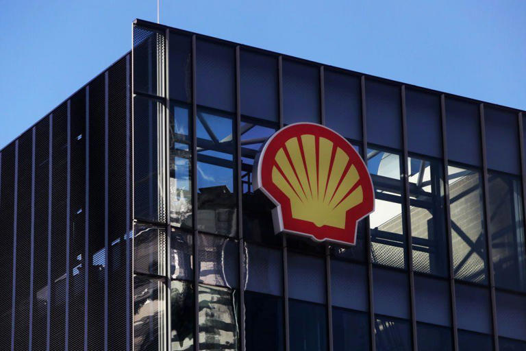 Gas tax: How beer fuelled a debate on Australia's energy giants